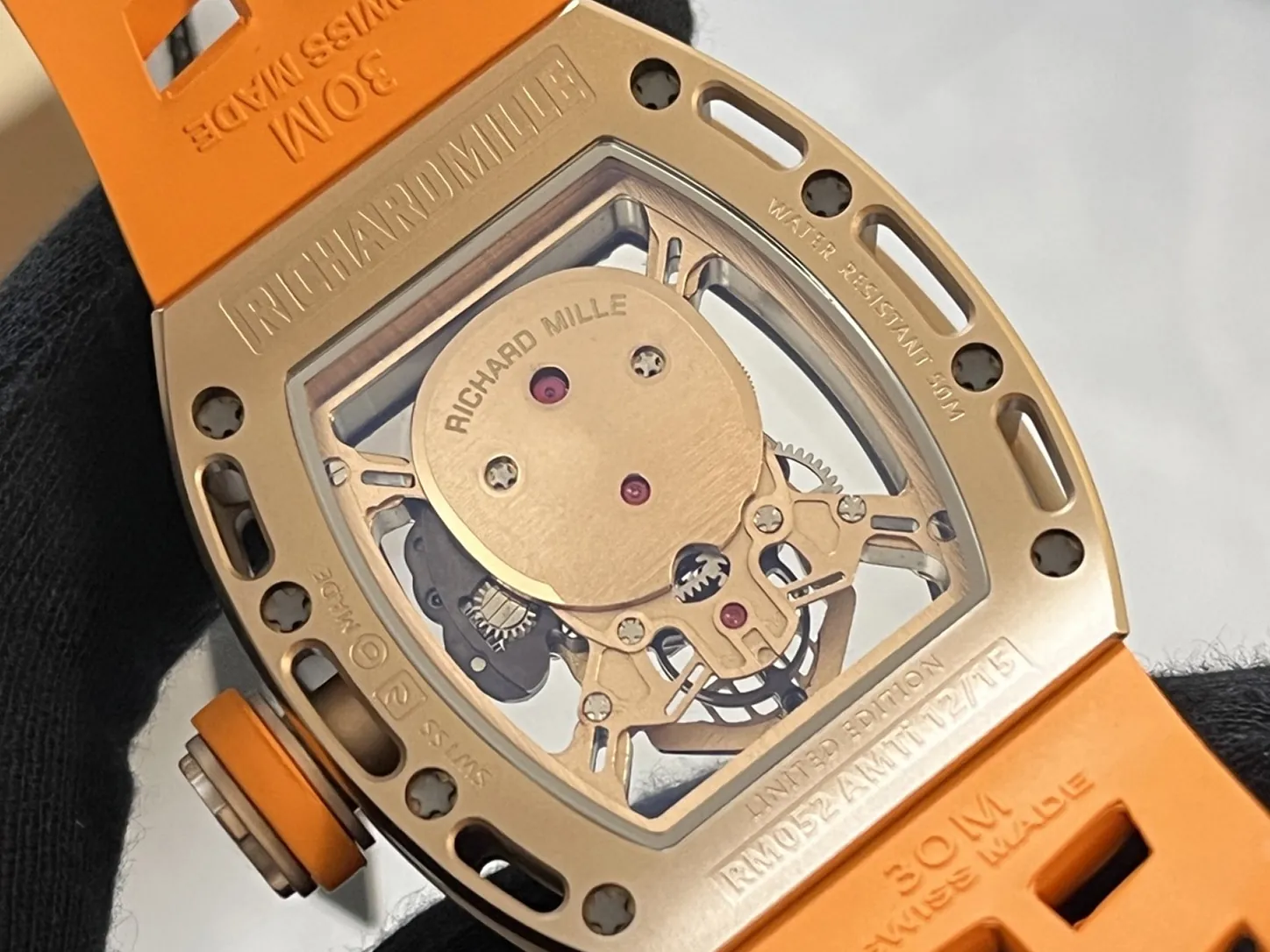 Richard Mille RM 052 Skull Tourbillon Rose Gold på orange gummirem