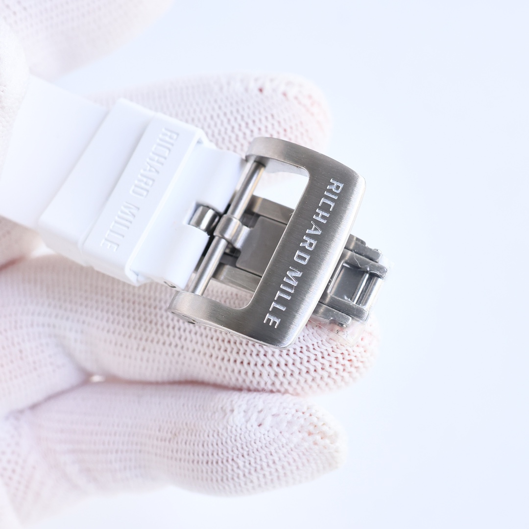 Richard Mille RM21-02 Tourbillon Aerodyne Carbon Fiber White Rubber Strap Buckle Detail