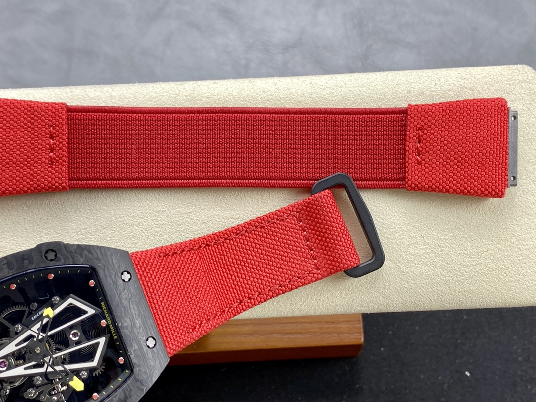 Richard Mille RM 27-03 carbon fiber case red fabric strap strap detail view
