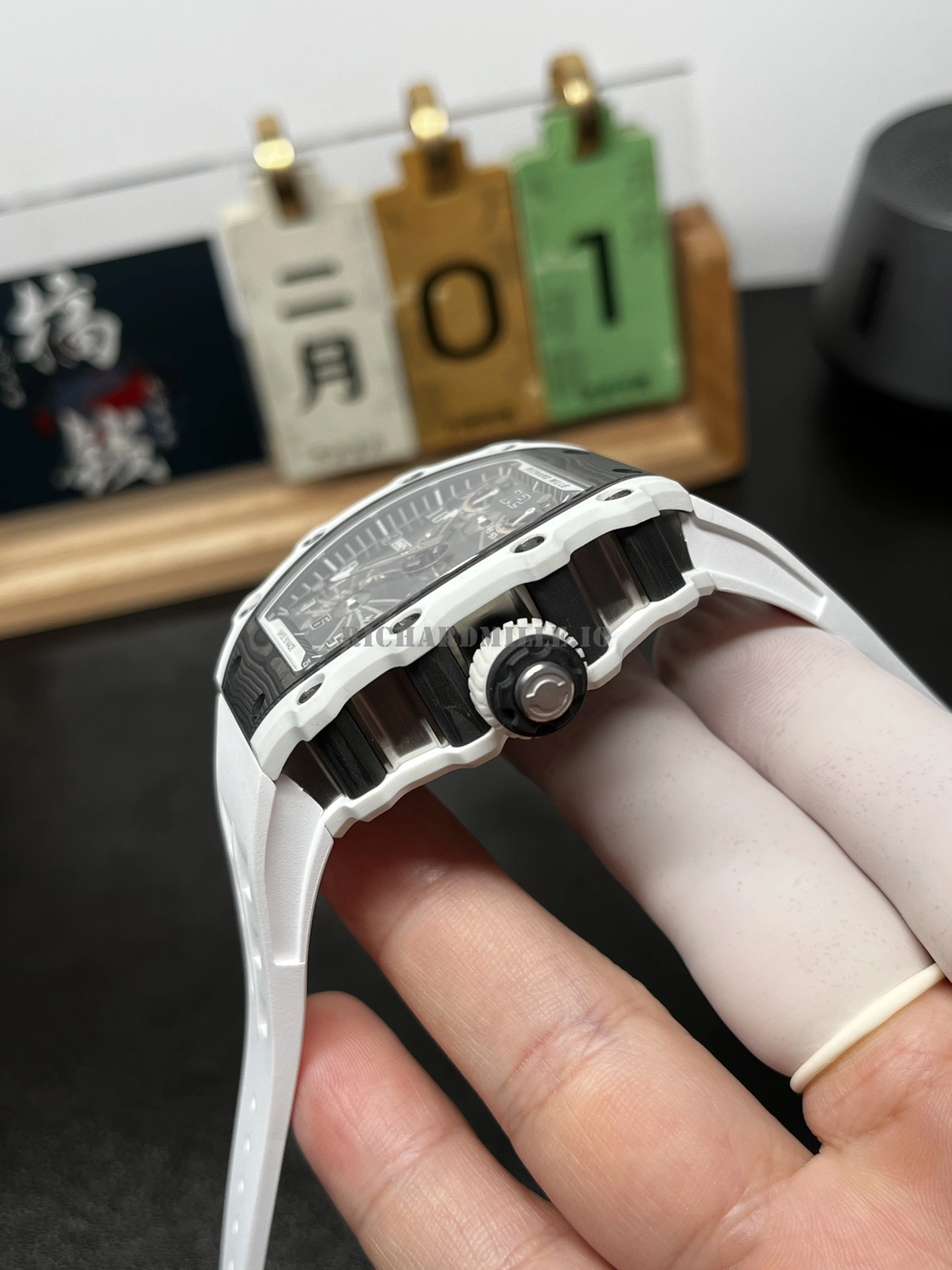 Replica Richard Mille RM 21-02 Tourbillon Aerodyne Carbon Quartz Case Men's Watch - Right Side

