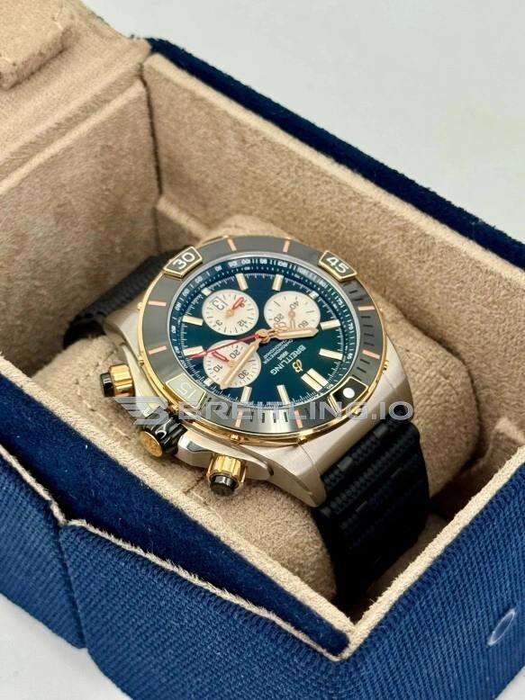Swiss Breitling Chronomat UB0136251L1S1 Replica 44mm Chronograph With Green Dial And Black Rubber Strap Side View 1
