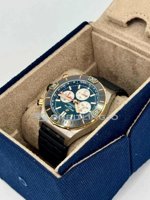 Swiss Breitling Chronomat UB0136251L1S1 Replica 44mm Chronograph With Green Dial And Black Rubber Strap Side View 2