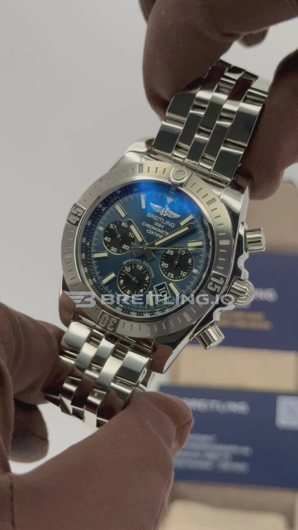 Replica Breitling Chronomat B01 AB0115101C1A1 Luxury Chronograph 41mm Blue Dial Black Subdials Swiss Movement High-End Watch Side View
