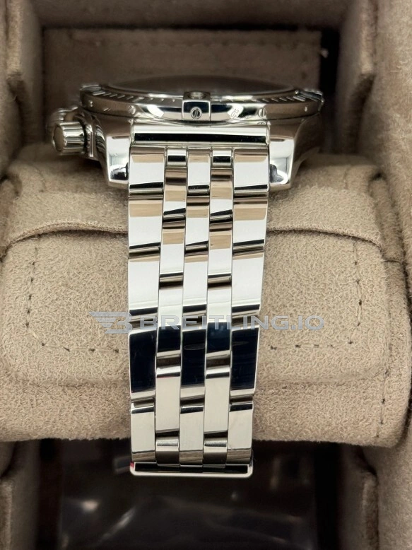 Replica Breitling Chronomat B01 AB0115101C1A1 Luxury Chronograph 41mm Blue Dial Black Subdials Swiss Movement High-End Watch Strap 1