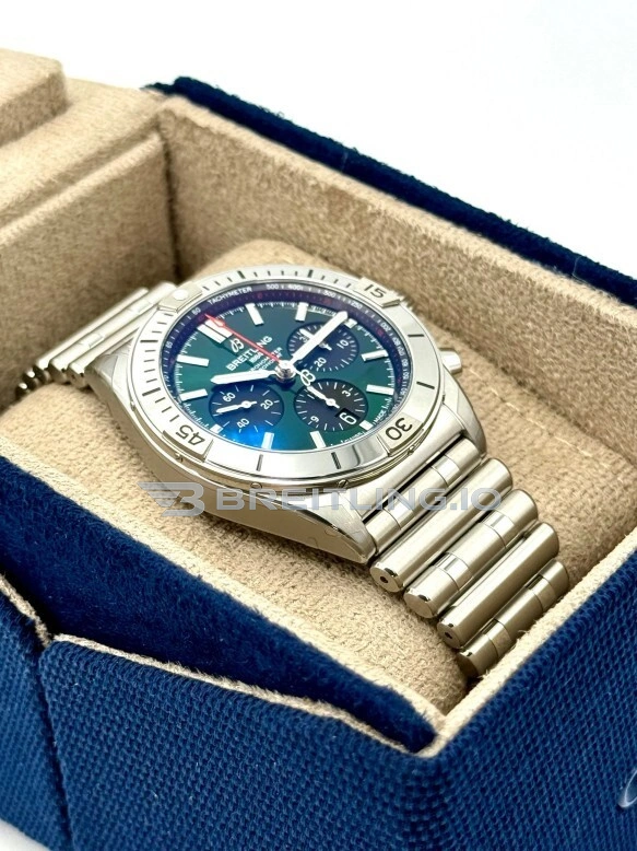 Breitling Chronomat B01 AB0134101L1A1 Replica Green Dial 42mm Swiss Movement Chronograph with 904L Steel Case Side View 1