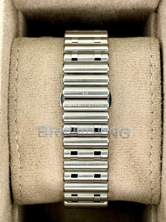 Breitling Chronomat B01 AB0134101L1A1 Replica Green Dial 42mm Swiss Movement Chronograph with 904L Steel Case Strap And Clasp