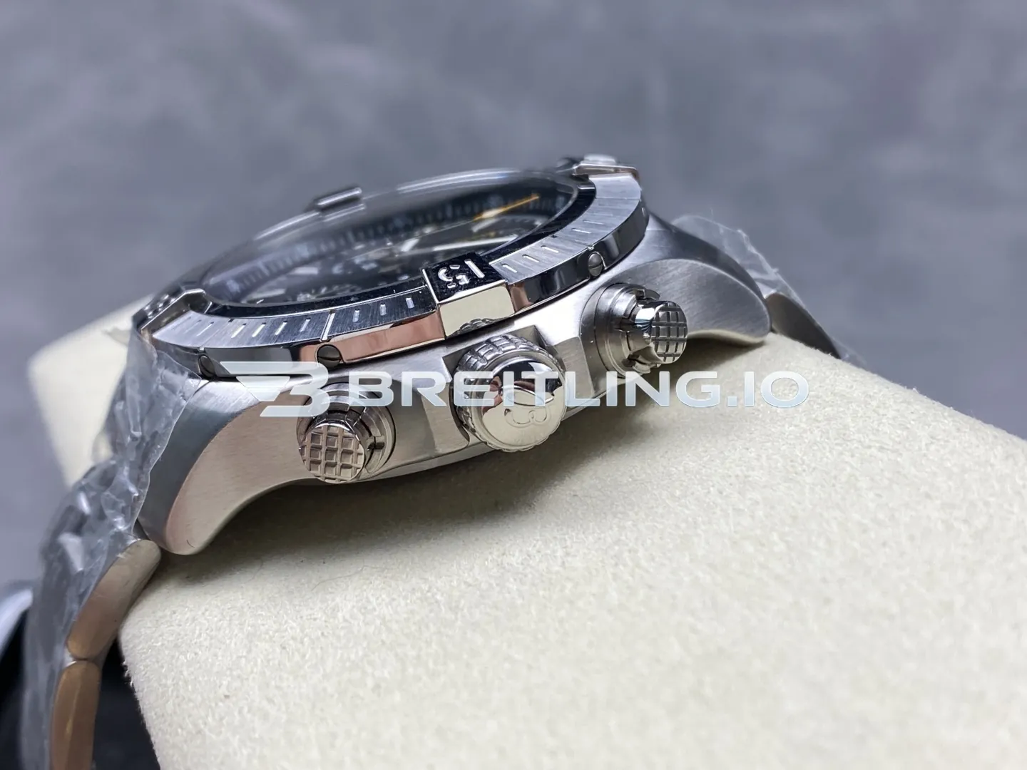 Breitling Avenger A13317101B1X1 45mm Black Dial Silver Bezel Stainless Steel Bracelet 7750 Automatic Replica Right View