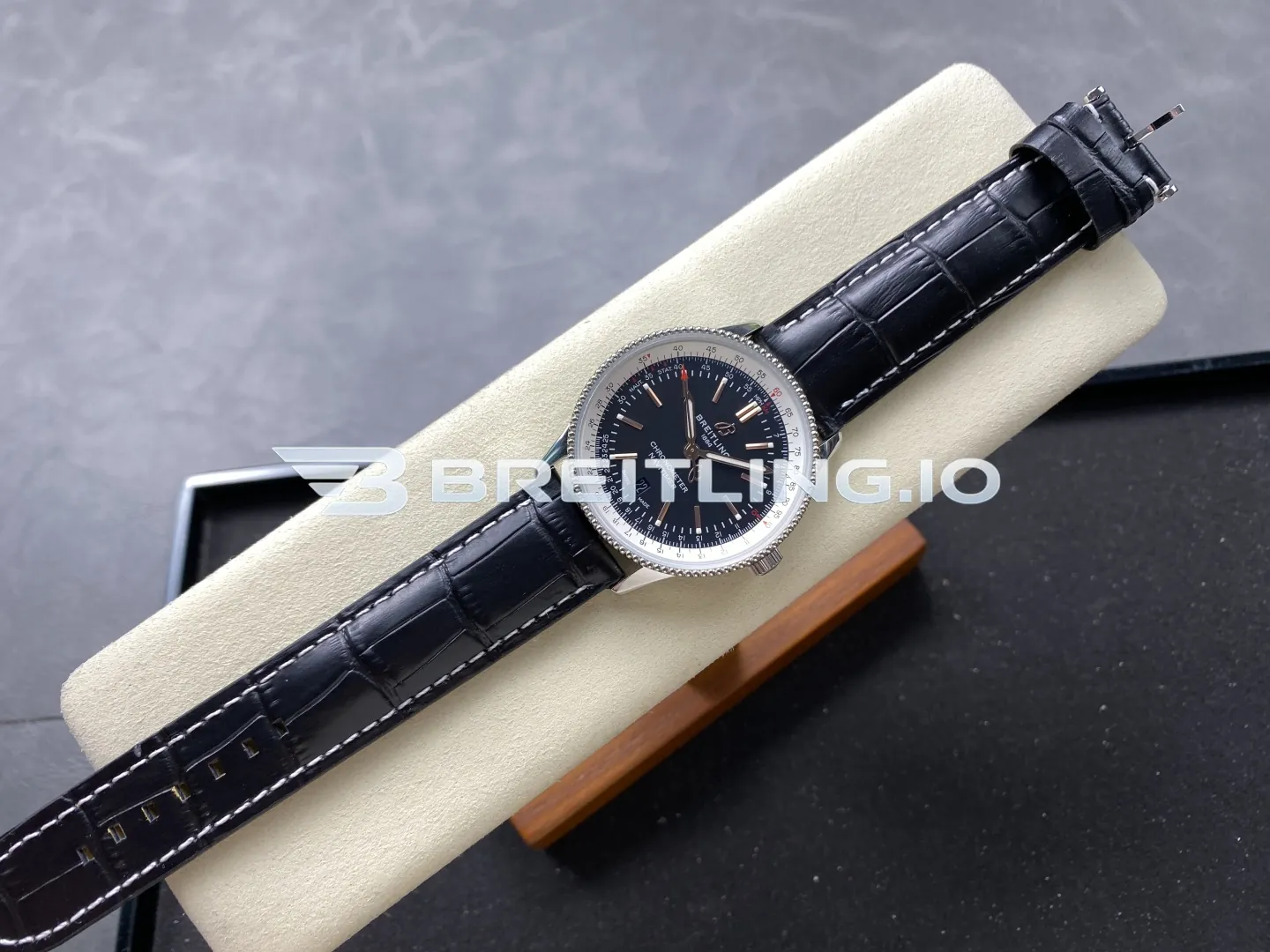 Breitling Navitimer A17326211B1P1 Black Dial White Outer Scale Silver Beaded Bezel Black Leather Strap 41mm 2824 Automatic Replica Dial Detail 1
