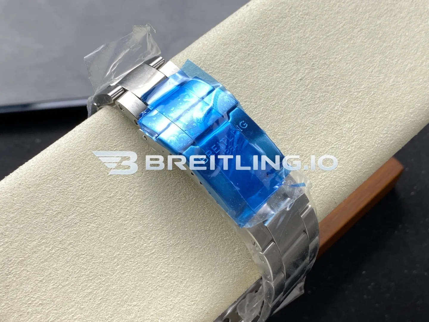 Breitling Avenger A13317101B1X1 45mm Black Dial Silver Bezel Stainless Steel Bracelet 7750 Automatic Replica Strap