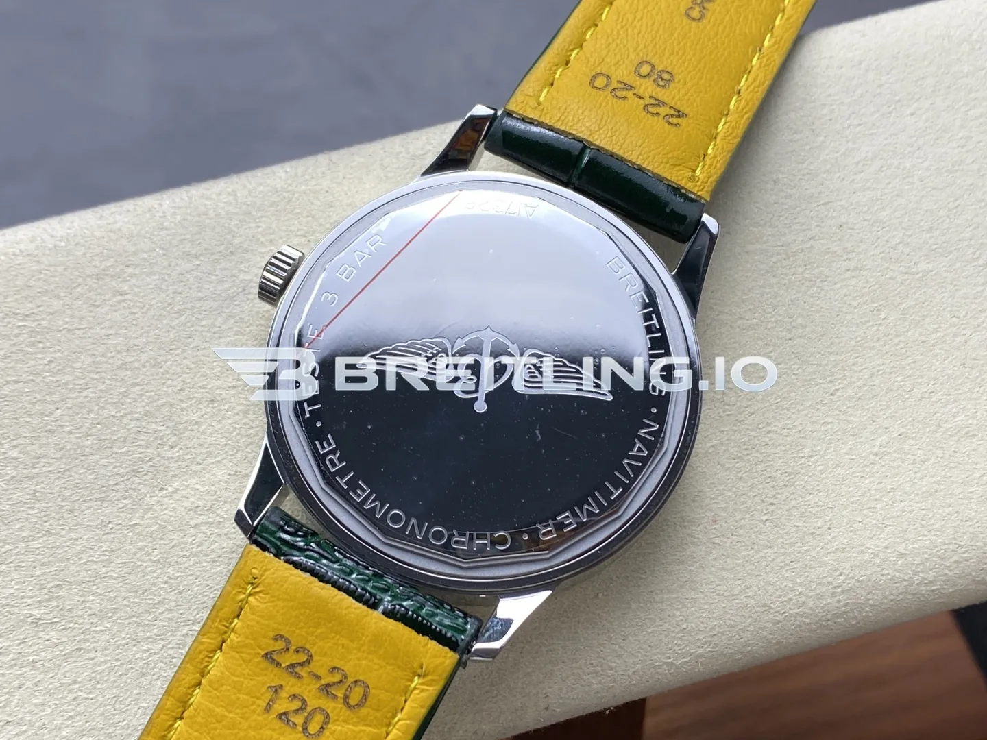 Breitling Navitimer A17326361L1P1 Green Dial Silver Beaded Bezel Green Leather Strap 41mm 2824 Automatic Replica Back View