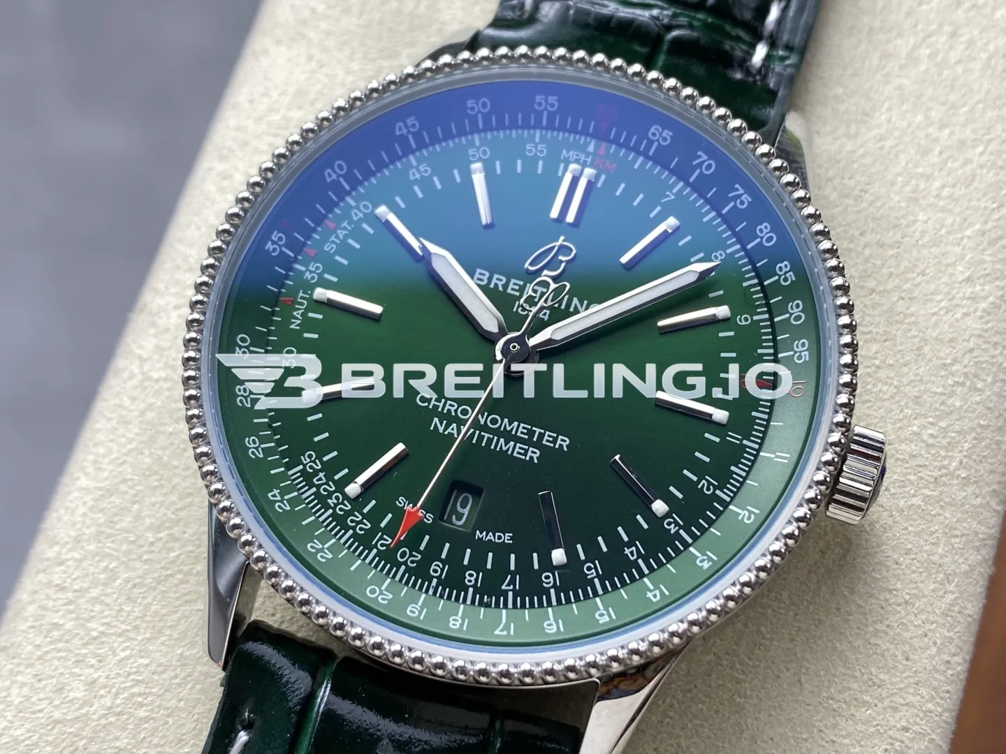 Breitling Navitimer A17326361L1P1 Green Dial Silver Beaded Bezel Green Leather Strap 41mm 2824 Automatic Replica Side View 2