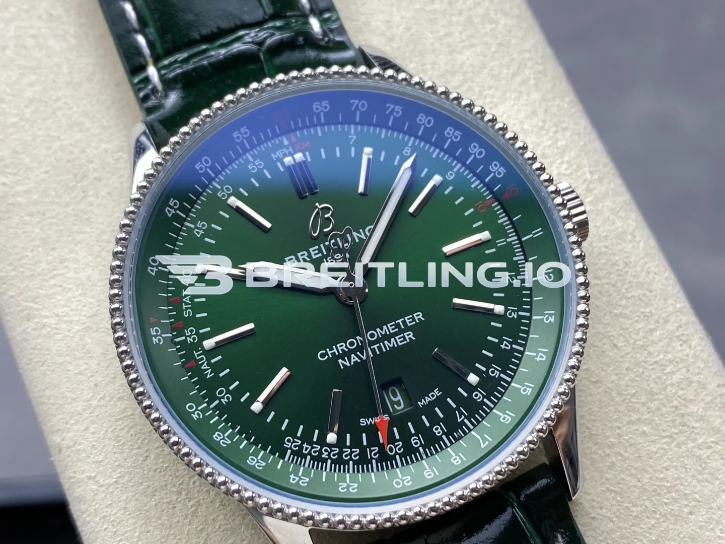 Breitling Navitimer A17326361L1P1 Green Dial Silver Beaded Bezel Green Leather Strap 41mm 2824 Automatic Replica Side View 1