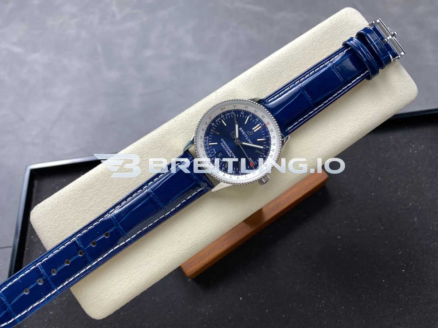 Breitling Navitimer A17325211C1P3 Blue Dial White Outer Scale Silver Beaded Bezel Blue Leather Strap 41mm 2824 Automatic Replica Dial Detail 1