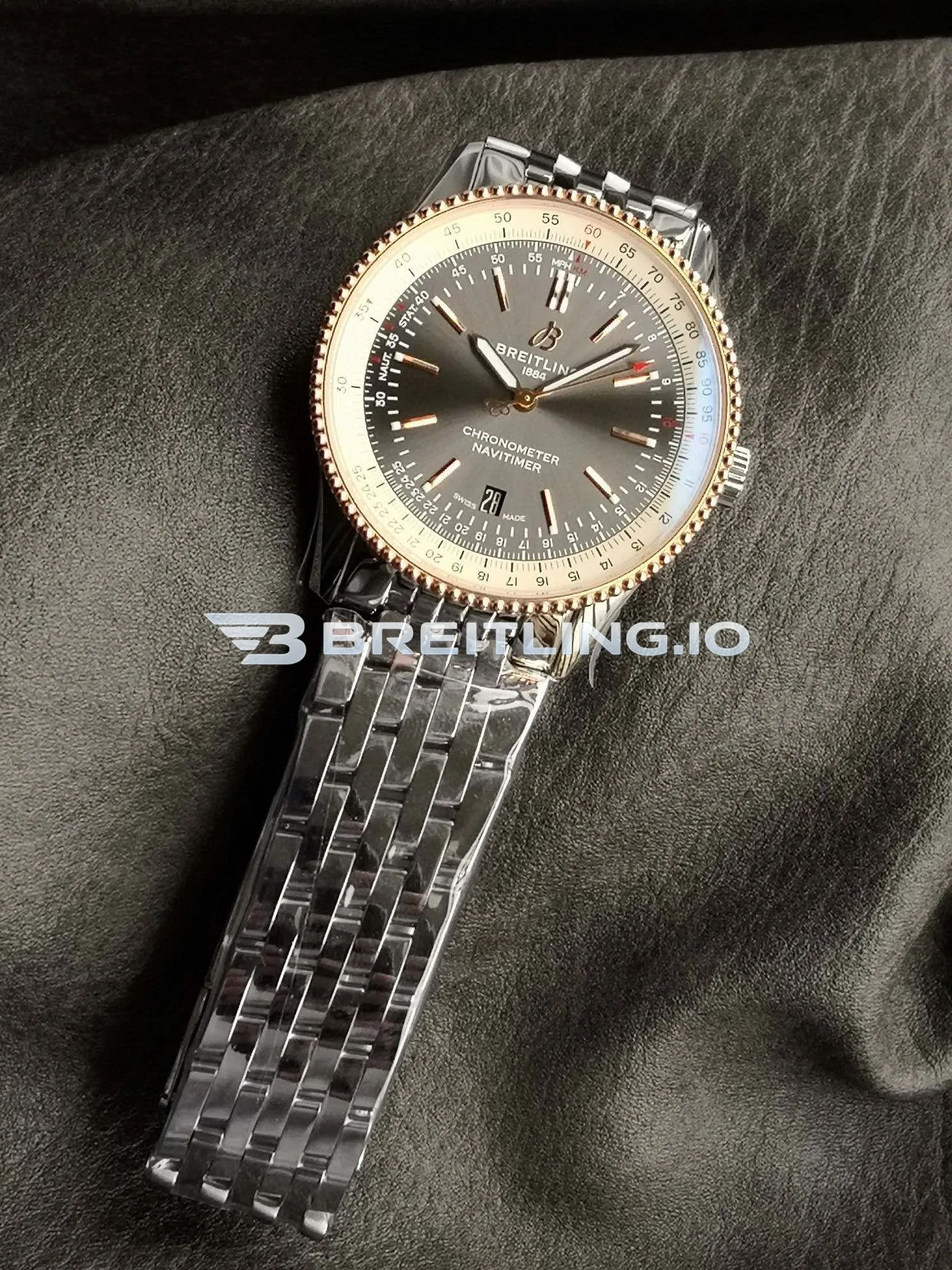 Breitling Navitimer U17326211M1A1 41mm Matte Gunmetal Dial Rose Gold Beaded Bezel Stainless Steel Bracelet Seagull 2824 Automatic Replica Side View 2