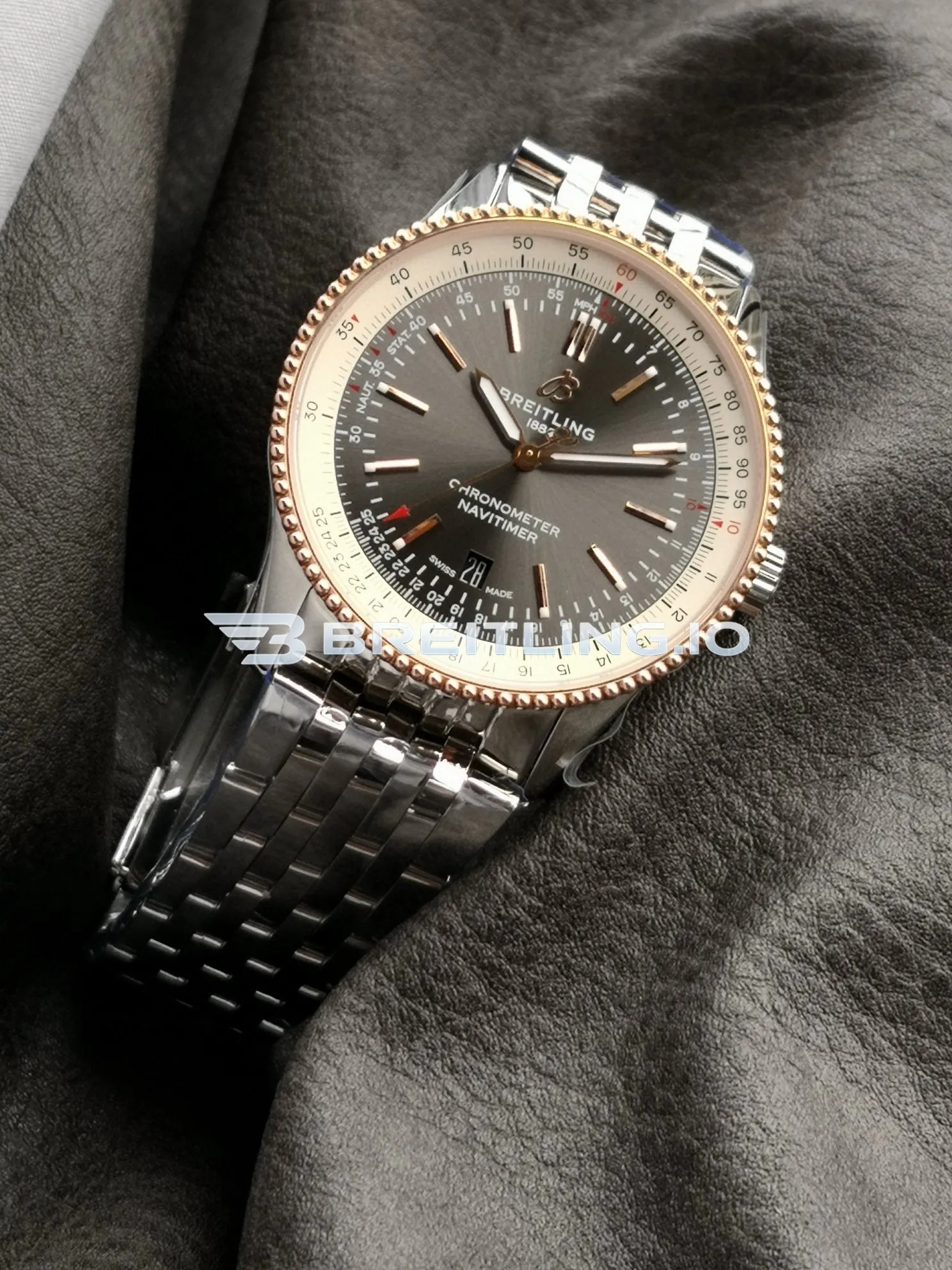 Breitling Navitimer U17326211M1A1 41mm Matte Gunmetal Dial Rose Gold Beaded Bezel Stainless Steel Bracelet Seagull 2824 Automatic Replica Side View 3