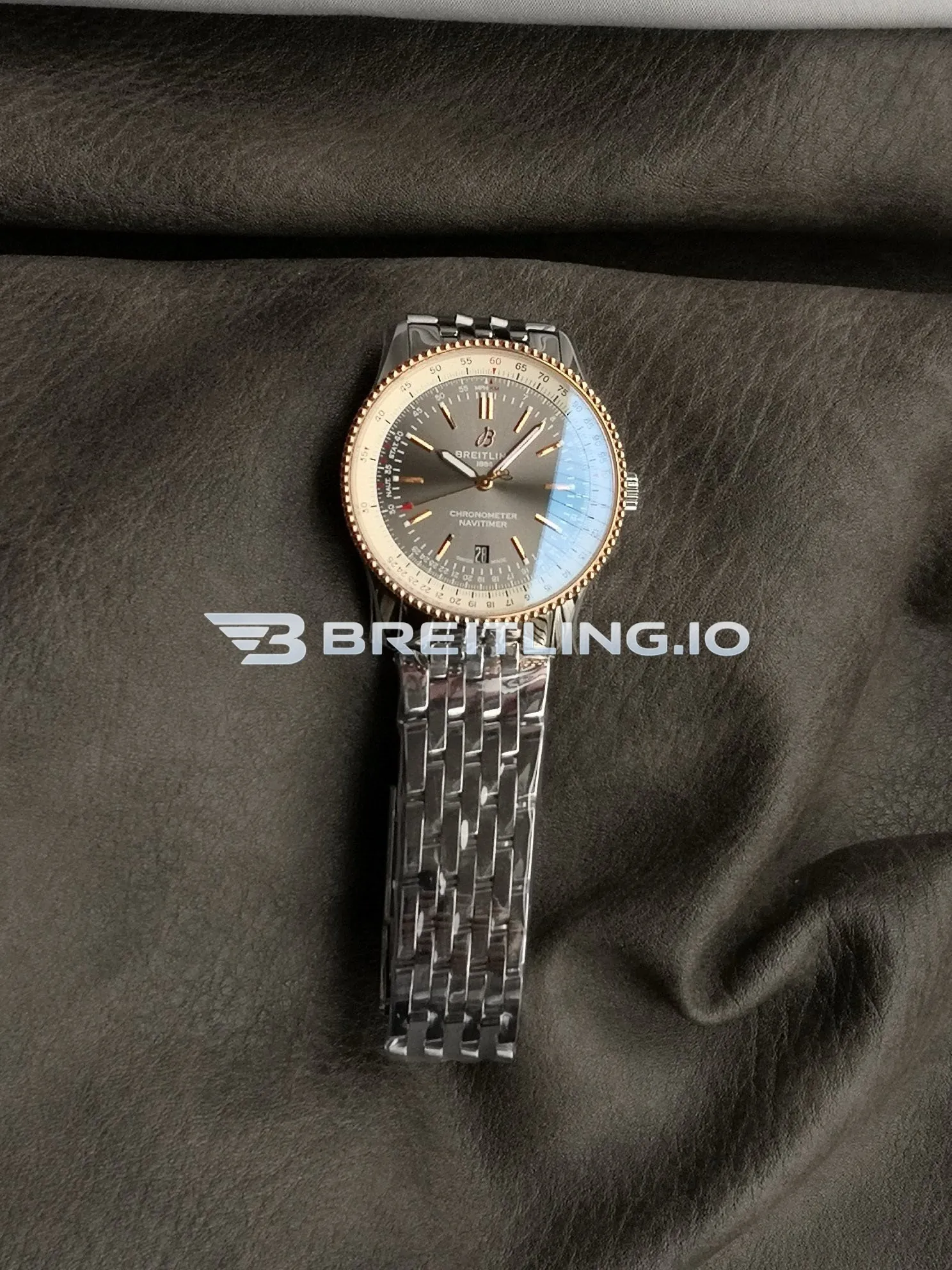 Breitling Navitimer U17326211M1A1 41mm Matte Gunmetal Dial Rose Gold Beaded Bezel Stainless Steel Bracelet Seagull 2824 Automatic Replica Front View