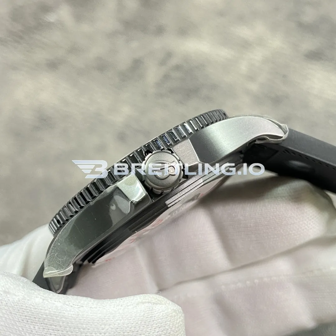 Breitling Superocean M17393131B1S1 44mm Black Dial Black PVD Coated Steel Case Black Rubber Strap 2824 Automatic Replica Right View