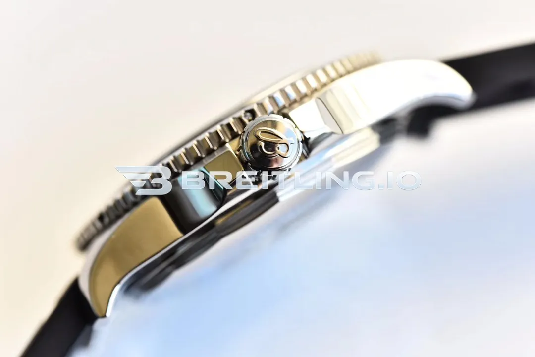 Breitling Superocean II A17392D71B1A1 44mm Black Dial Black Unidirectional Rotating Bezel Black Rubber Strap Asia 2824 Automatic Replica Right View