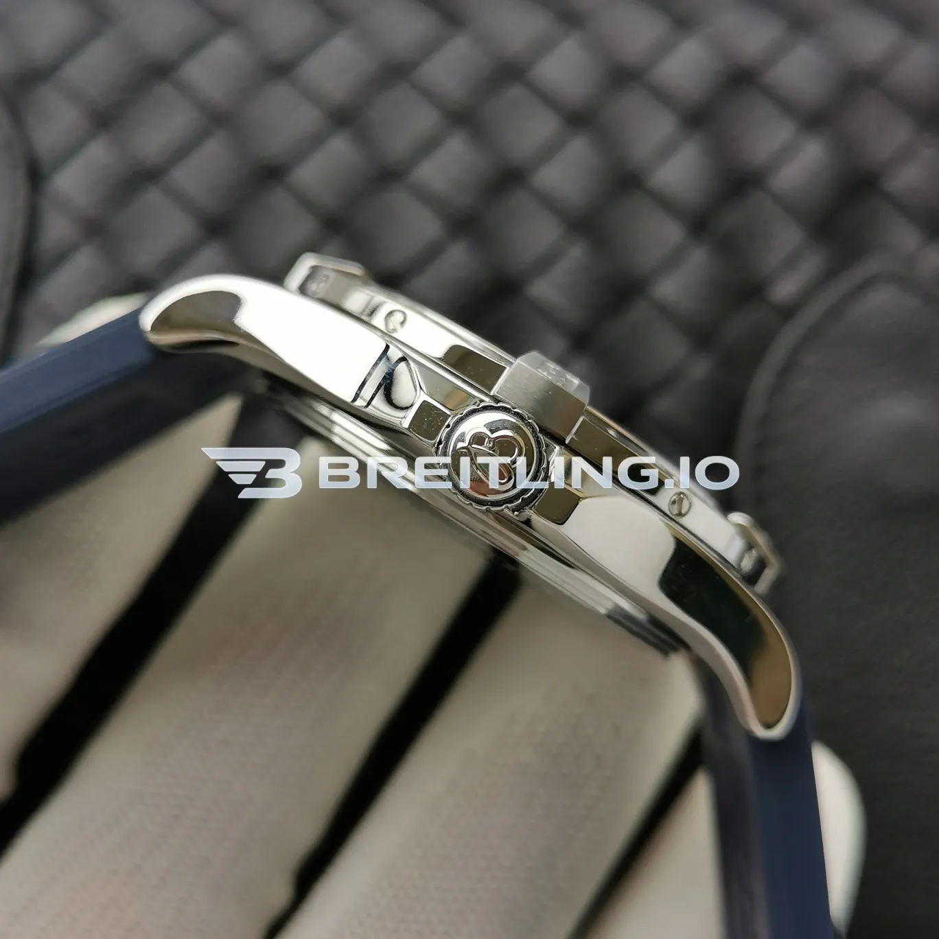 Breitling Avenger II GMT A3239011C872158S 43mm Blue Dial 316L Stainless Steel Case Blue Rubber Strap Asia 2836 Automatic Replica Right View