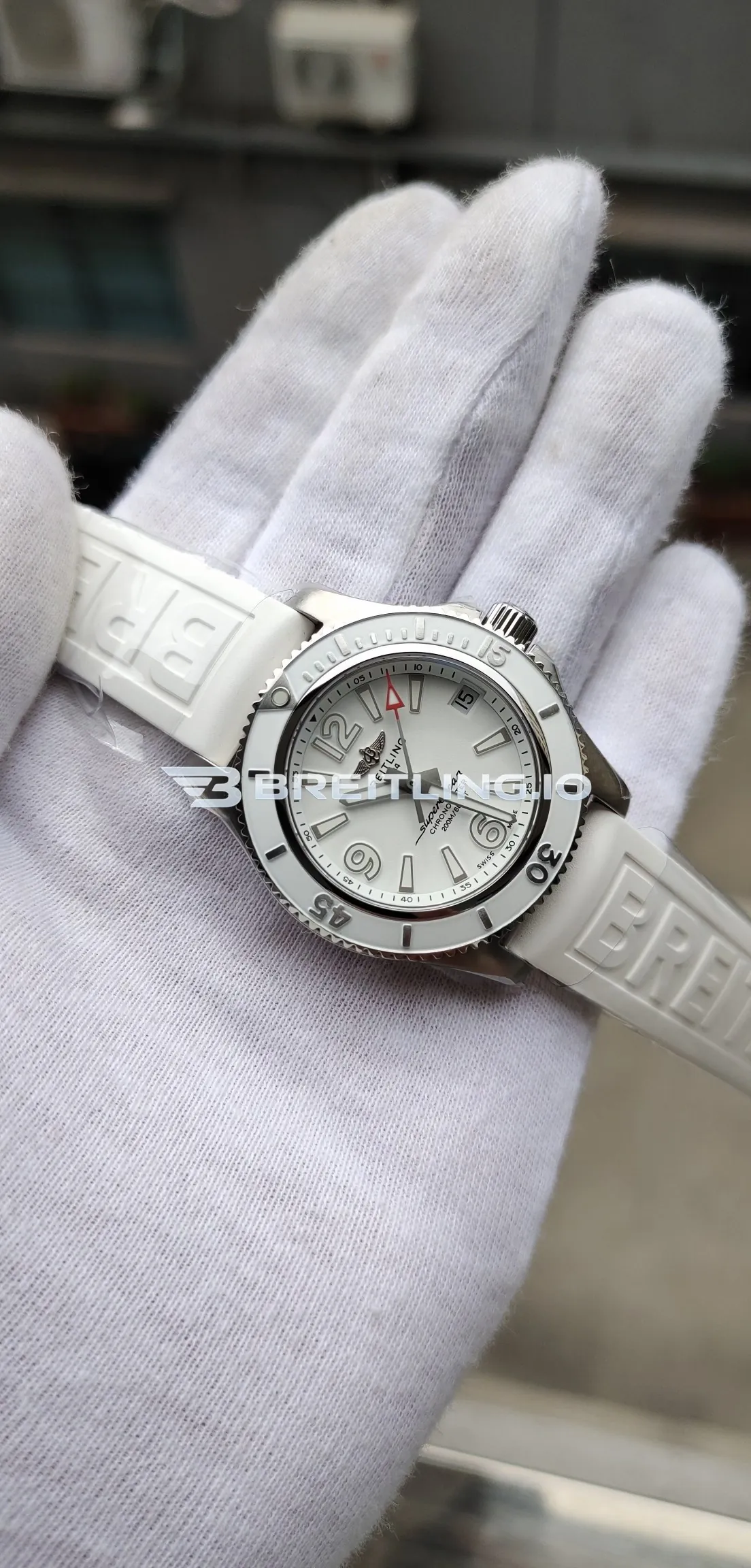 Breitling Superocean A17316D21A1S1 36mm White Dial Polished Stainless Steel Case White Rubber Strap Super Clone Dial Detail 1