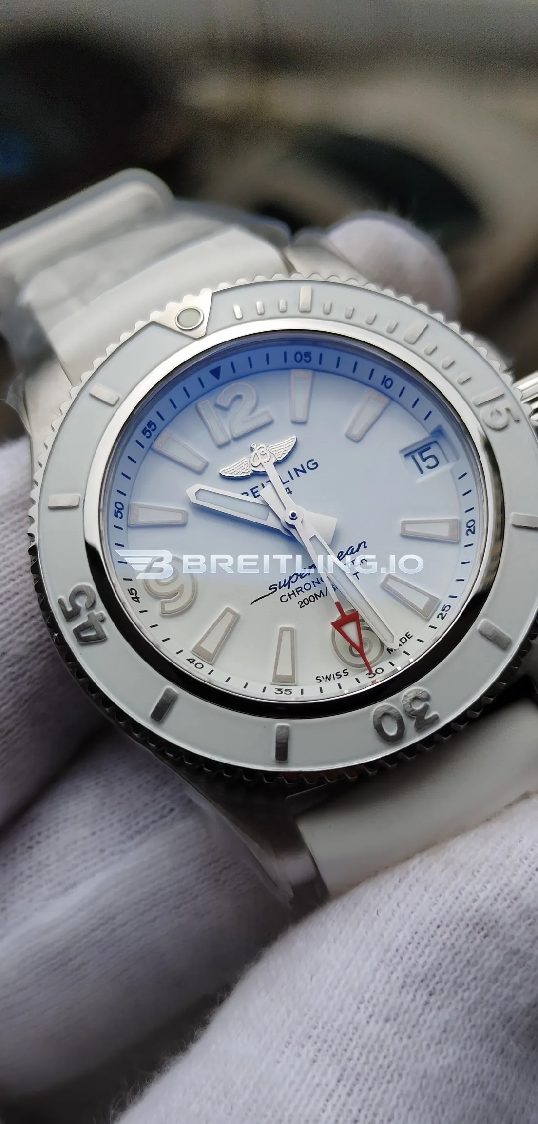 Breitling Superocean A17316D21A1S1 36mm White Dial Polished Stainless Steel Case White Rubber Strap Super Clone Dial Detail 4