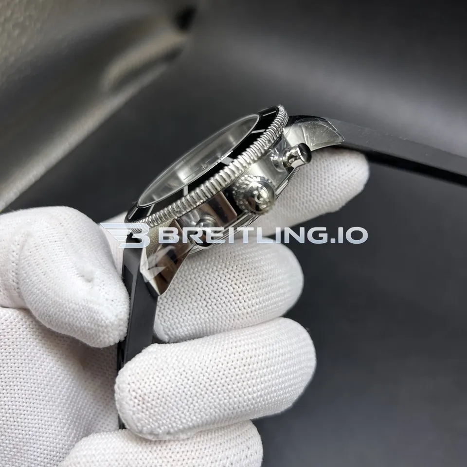 Breitling Superocean Heritage A1332024B908 46mm Black Dial Black Grooved Bezel Black Rubber Strap Chronograph Super Clone Right View