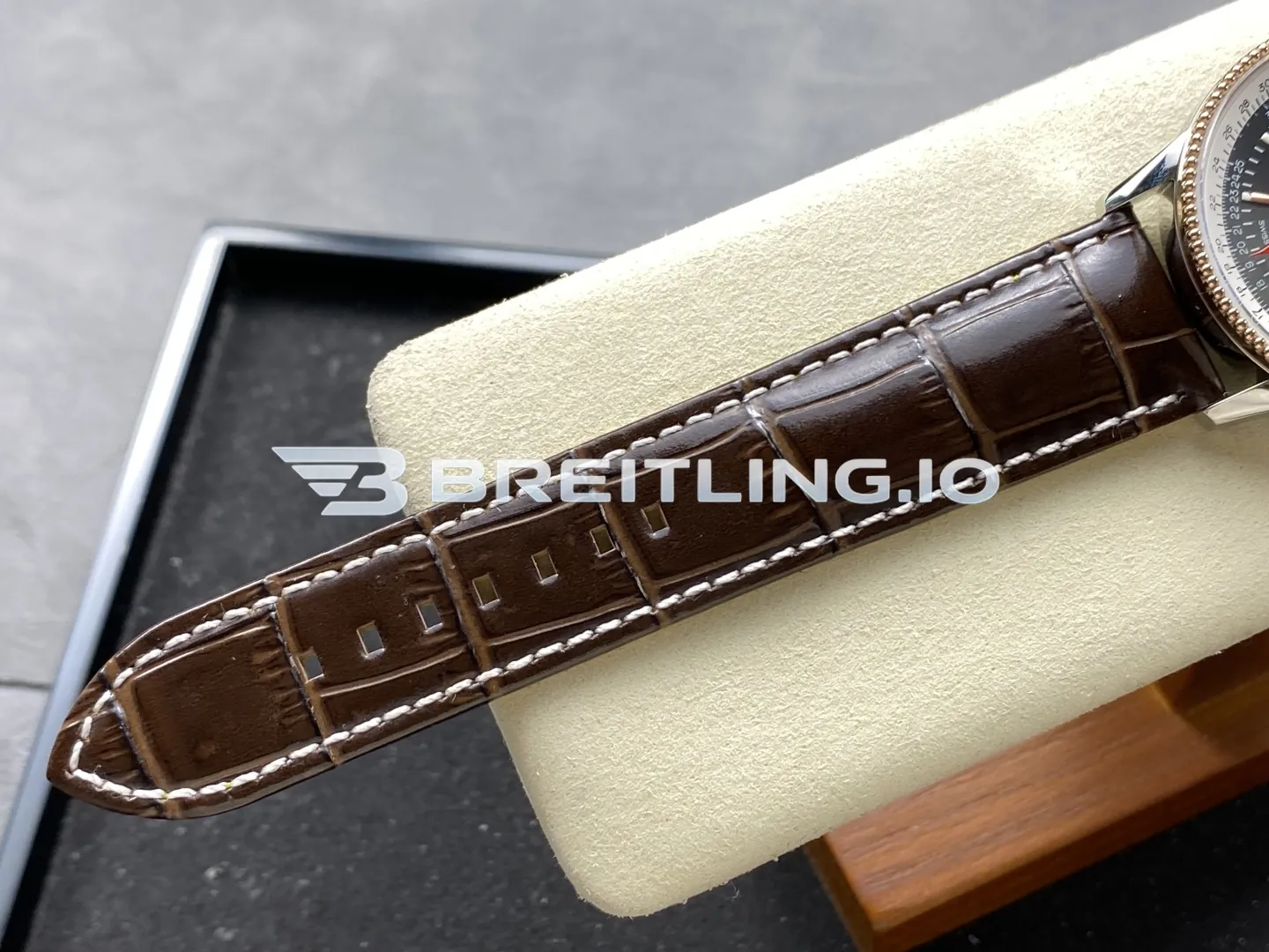 Breitling Navitimer U17326211M1P2 41mm Grey Dial 18K Rose Gold Bezel Two-Tone Steel & Rose Gold Case Super Clone Strap