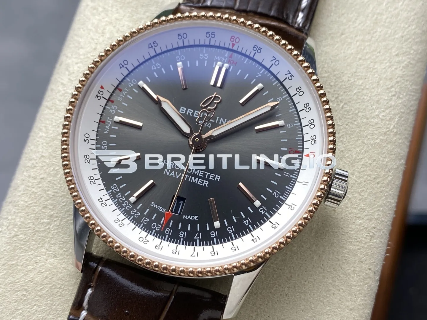 Breitling Navitimer U17326211M1P2 41mm Grey Dial 18K Rose Gold Bezel Two-Tone Steel & Rose Gold Case Super Clone Dial Detail 2