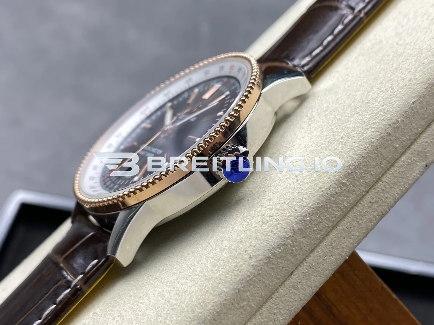 Breitling Navitimer U17326211M1P2 41mm Grey Dial 18K Rose Gold Bezel Two-Tone Steel & Rose Gold Case Super Clone Right View
