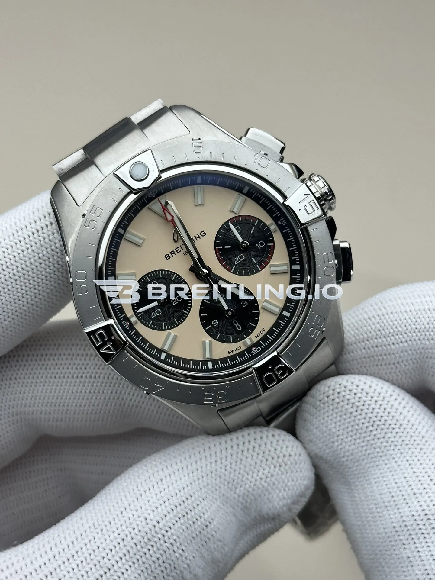 Breitling Avenger Chronograph B01 44mm AB0147101A1A1 Cream Sand Dial Brushed Satin Stainless Steel Bezel Super Clone Side View 1
