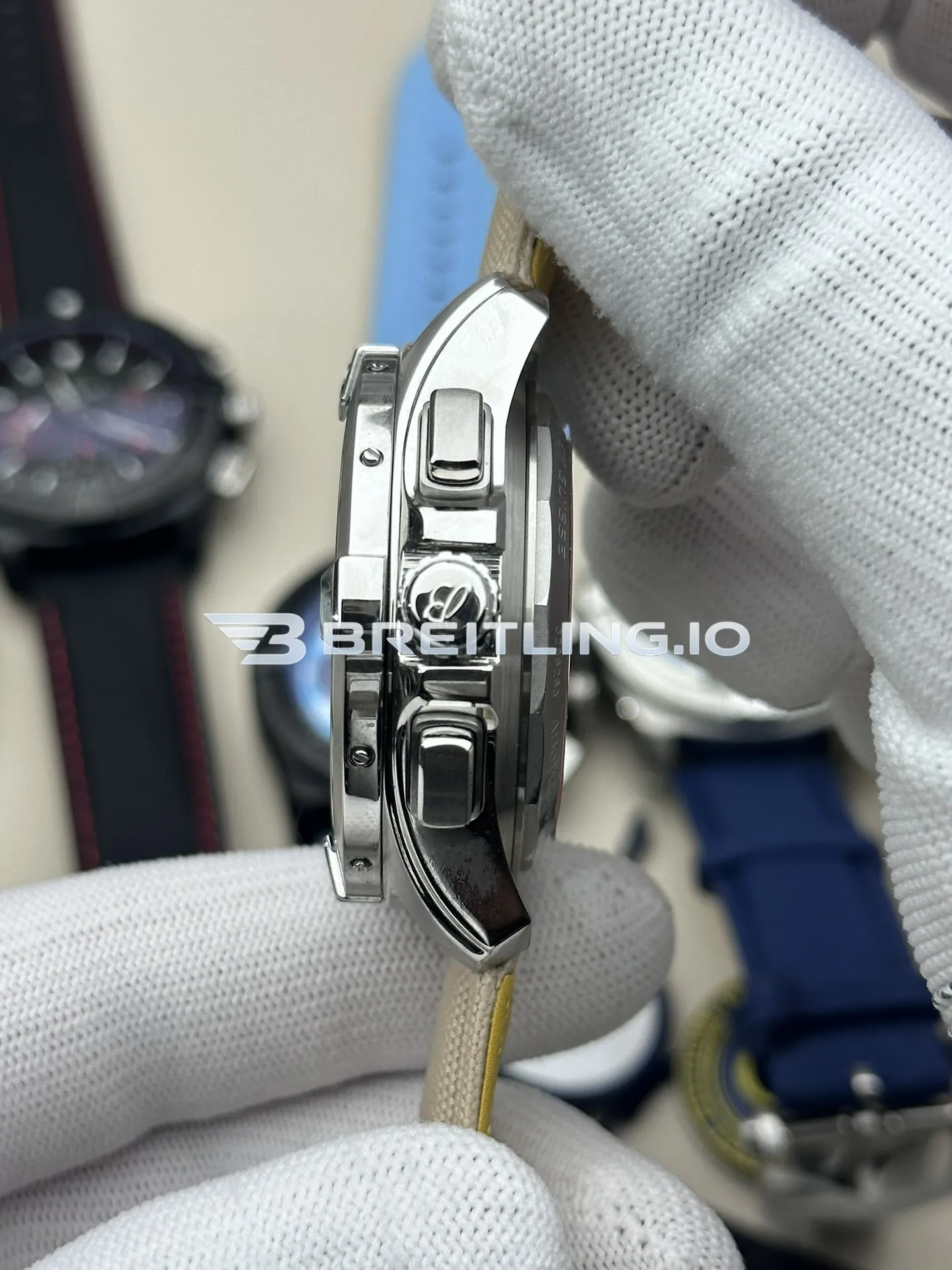 Breitling Avenger Chronograph B01 44mm AB0147101A1X1 Sand Dial Brushed Satin Stainless Steel Bezel Super Clone Right View