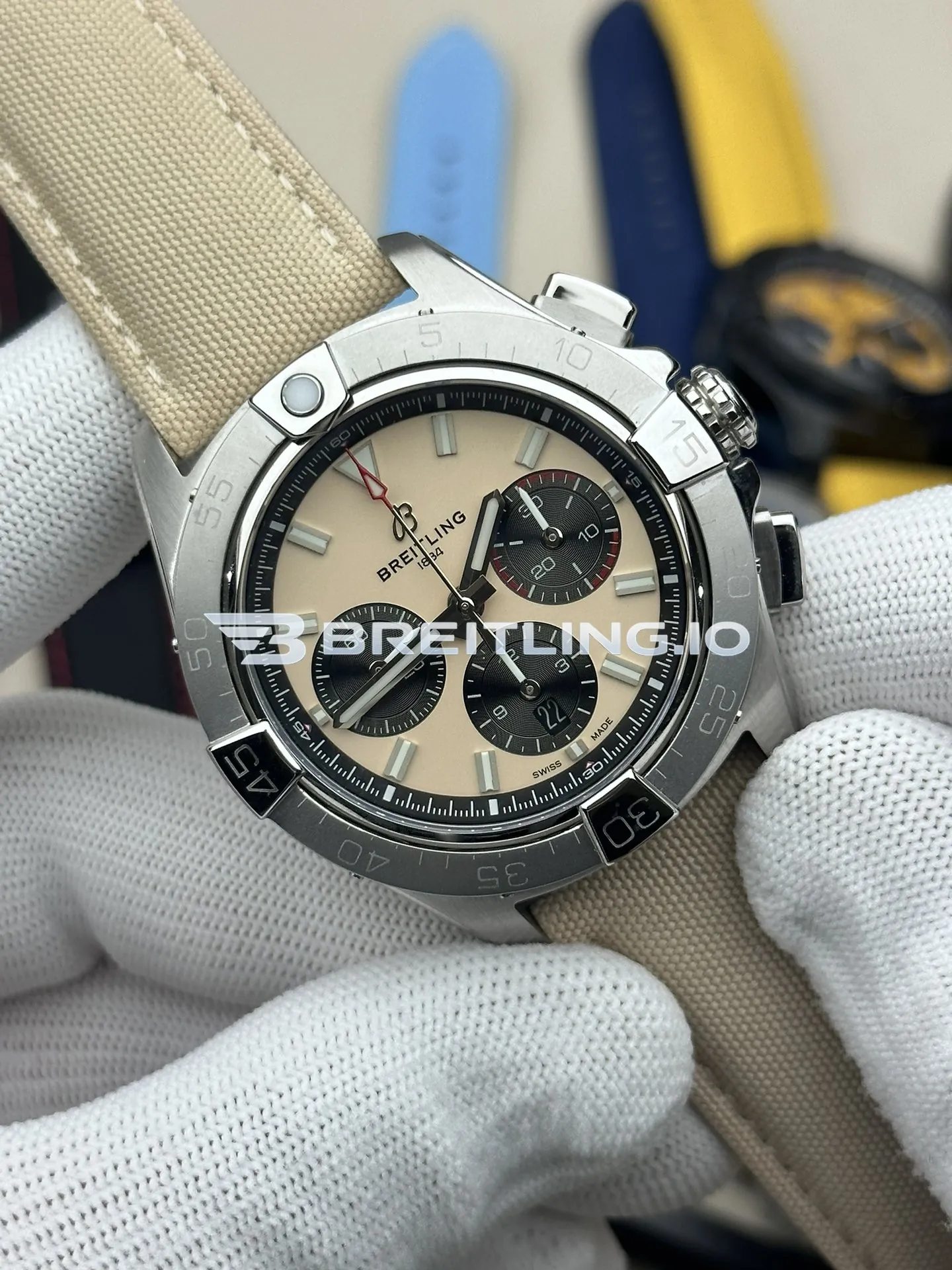 Breitling Avenger Chronograph B01 44mm AB0147101A1X1 Sand Dial Brushed Satin Stainless Steel Bezel Super Clone Side View 1