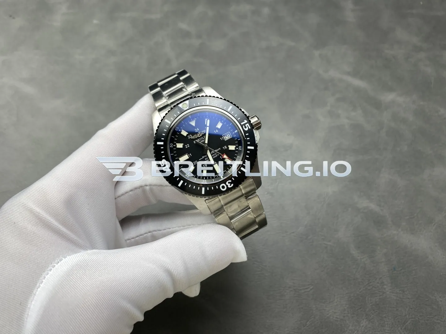 Breitling Superocean 44 Special Y17393101B1A1 Black Dial Black Unidirectional Ceramic Bezel Super Clone Side View