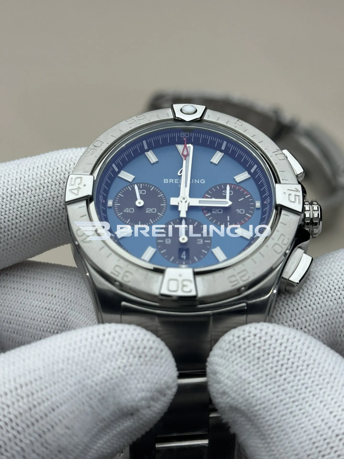 Breitling Avenger Chronograph B01 44mm AB0147101C1A1 Blue Dial Brushed Satin Stainless Steel Bezel Super Clone Dial Detail