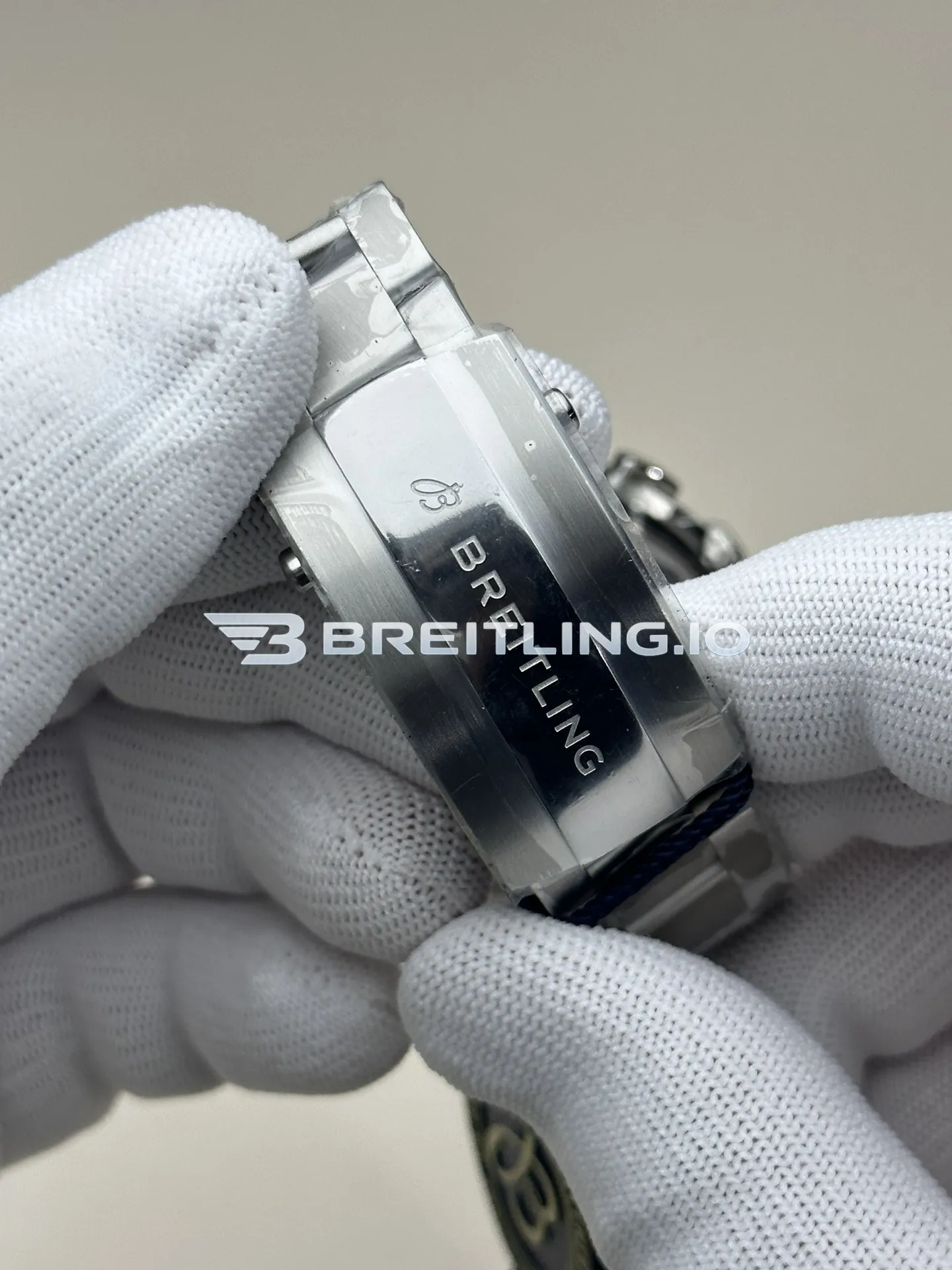 Breitling Avenger Chronograph B01 44mm AB0147101A1A1 Cream Sand Dial Brushed Satin Stainless Steel Bezel Super Clone Strap And Clasp