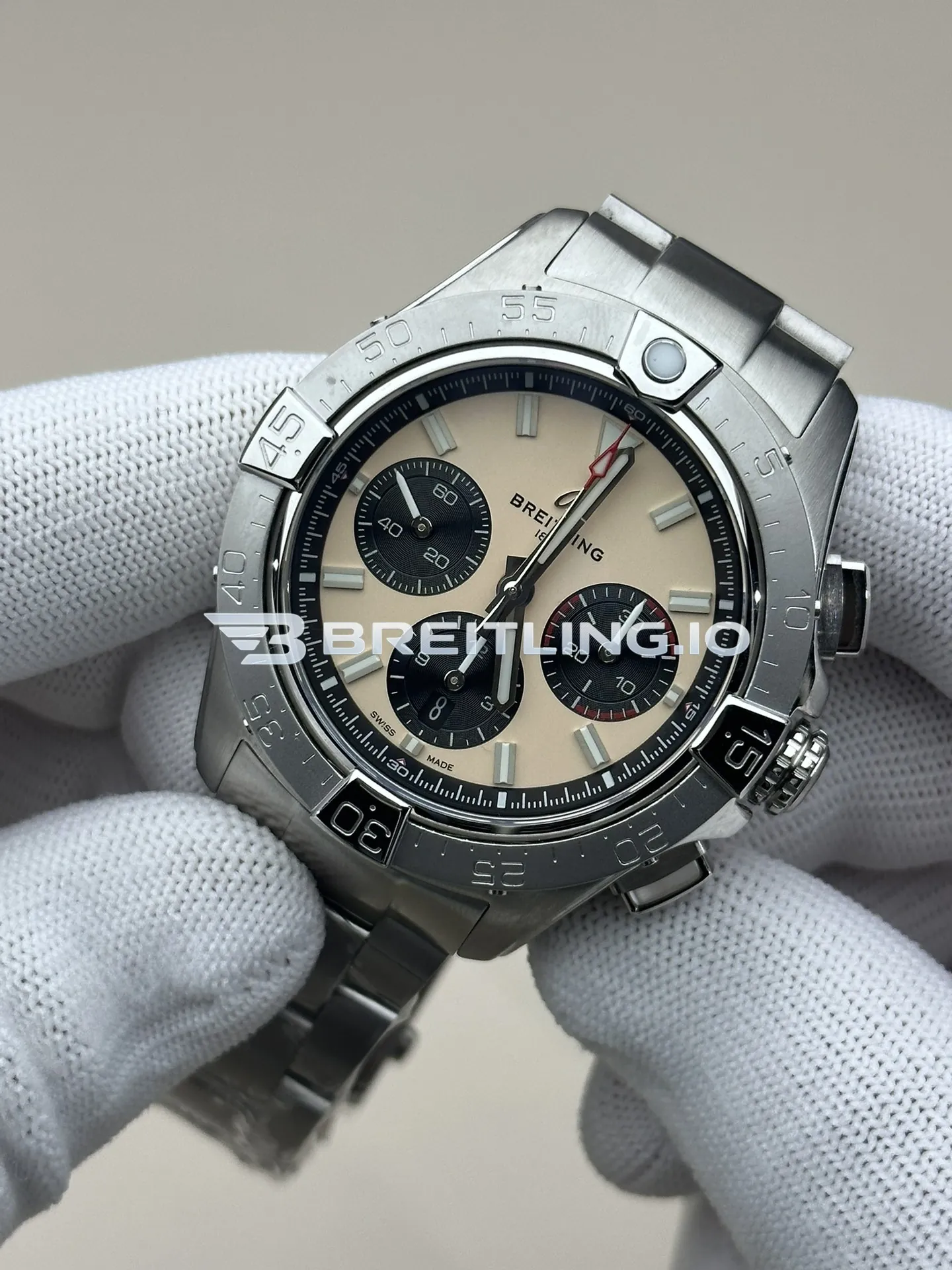 Breitling Avenger Chronograph B01 44mm AB0147101A1A1 Cream Sand Dial Brushed Satin Stainless Steel Bezel Super Clone Side View 2