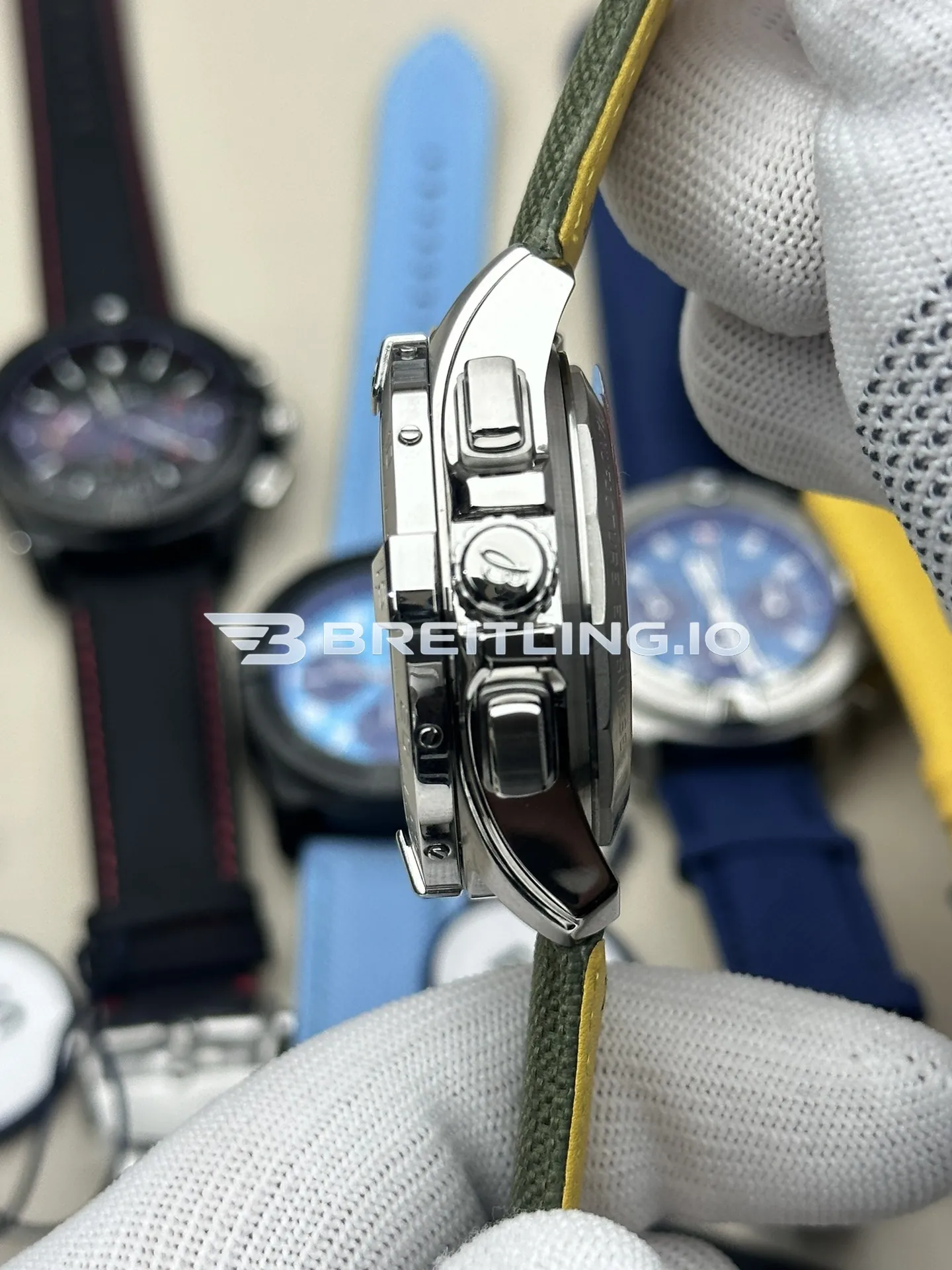 Breitling Avenger Chronograph 44 AB0147101L1X1 Green Dial Brushed Stainless Steel Bezel Army Green Fabric Strap Replica Right View