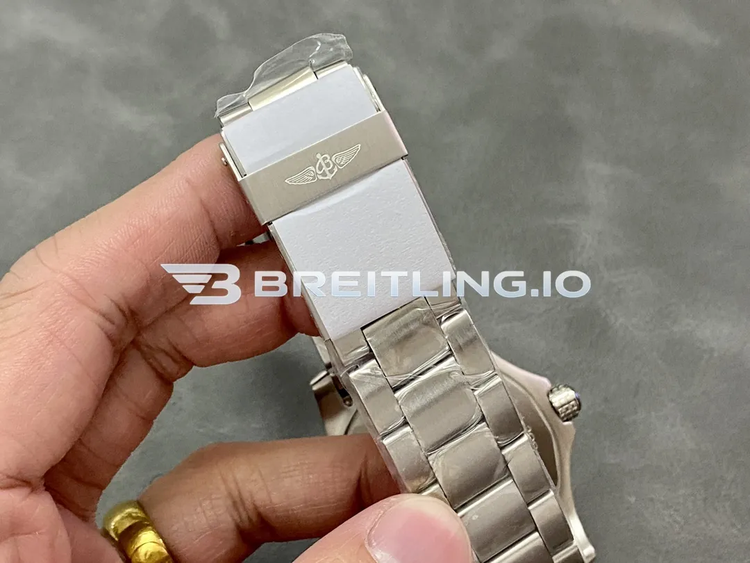 Breitling Avenger A17318101B1A1 43mm Black Dial Brushed Polished Stainless Steel Bezel Replica Strap And Clasp