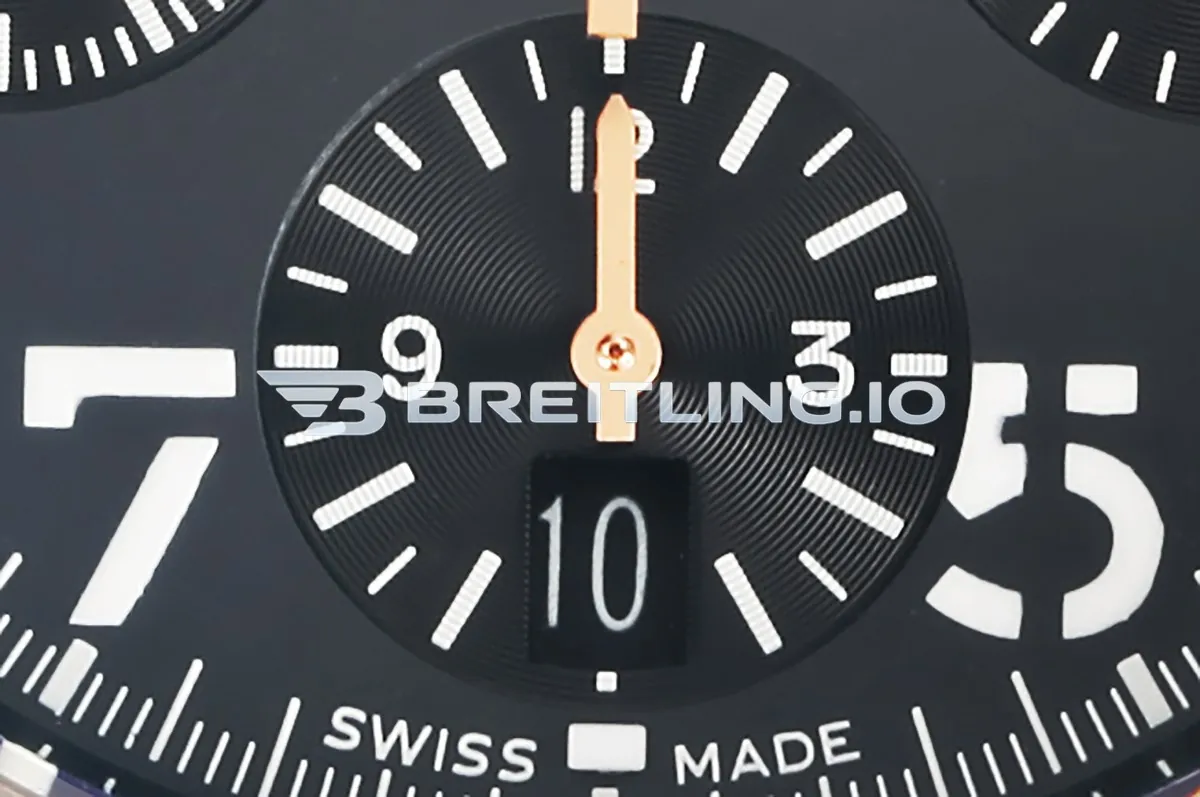 Breitling Avenger B01 Chronograph 45 UB01821A1B1X1 Carbon Black Dial Two-Tone Rose Gold Stainless Steel Bezel Replica Dial Detail 3