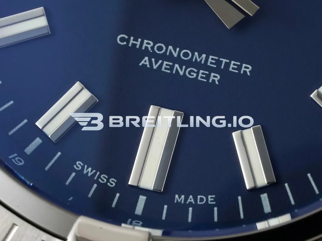 Breitling Avenger Automatic Gmt 43 A17318101B1X2 Matte Dark Blue Dial Brushed Stainless Steel Bezel Replica Dial Detail 3