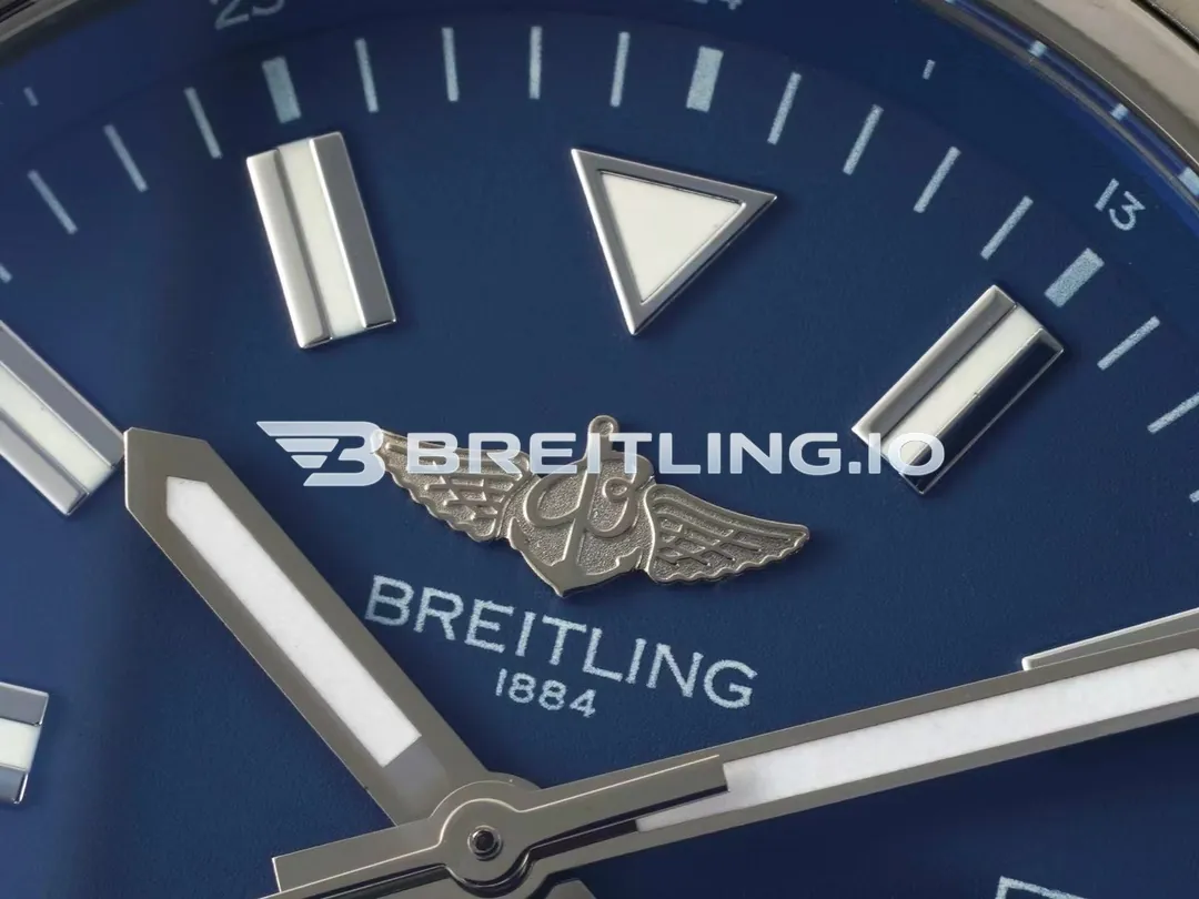 Breitling Avenger Automatic 43 A17318101C1A1 Deep Blue Dial Brushed Stainless Steel Bezel Replica Dial Detail 2