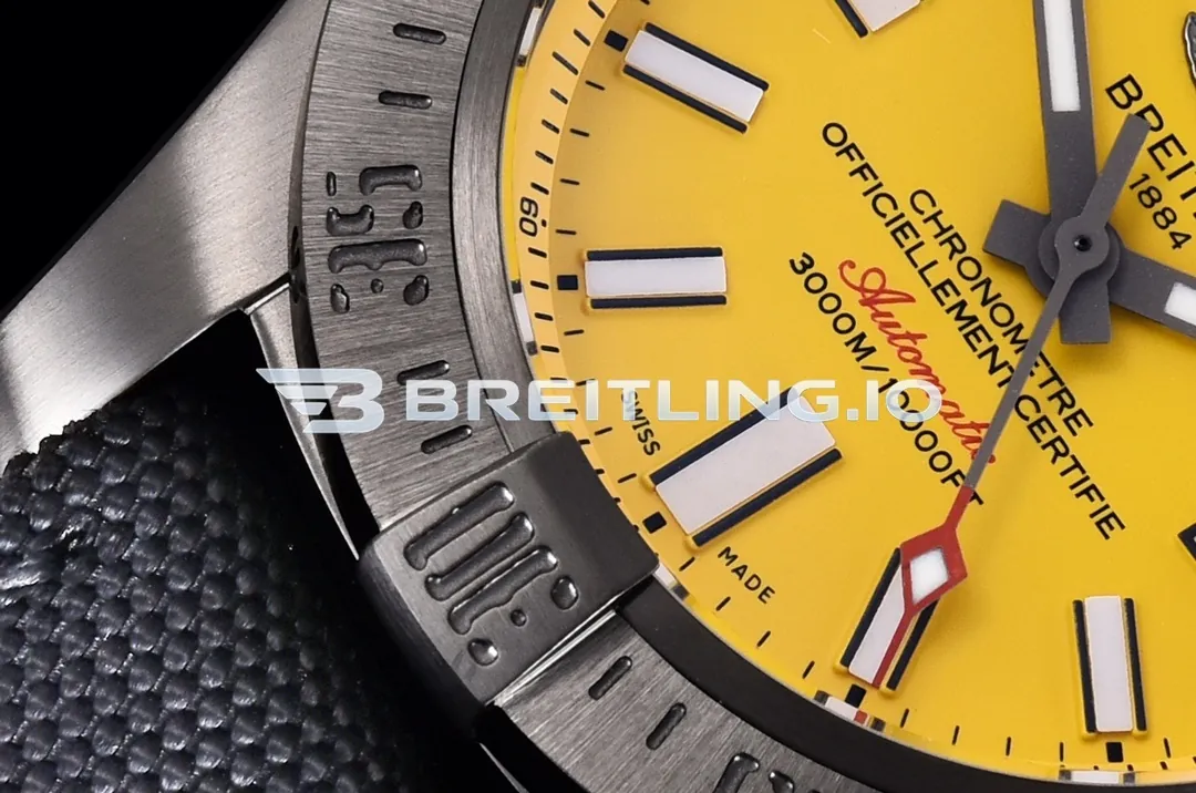 Breitling Avenger II Seawolf 45 M17331E2I530101W Bright Yellow Dial Brushed Stainless Steel Black Coated Bezel Replica Dial Detail 2