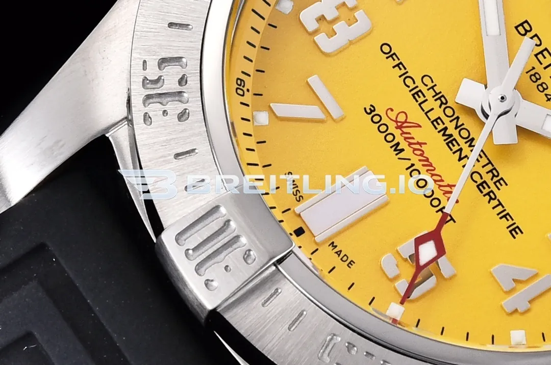 Breitling Avenger II Seawolf 45 A1733110I519153S Bright Yellow Dial Brushed Stainless Steel Bezel Black Replica Dial Detail 3
