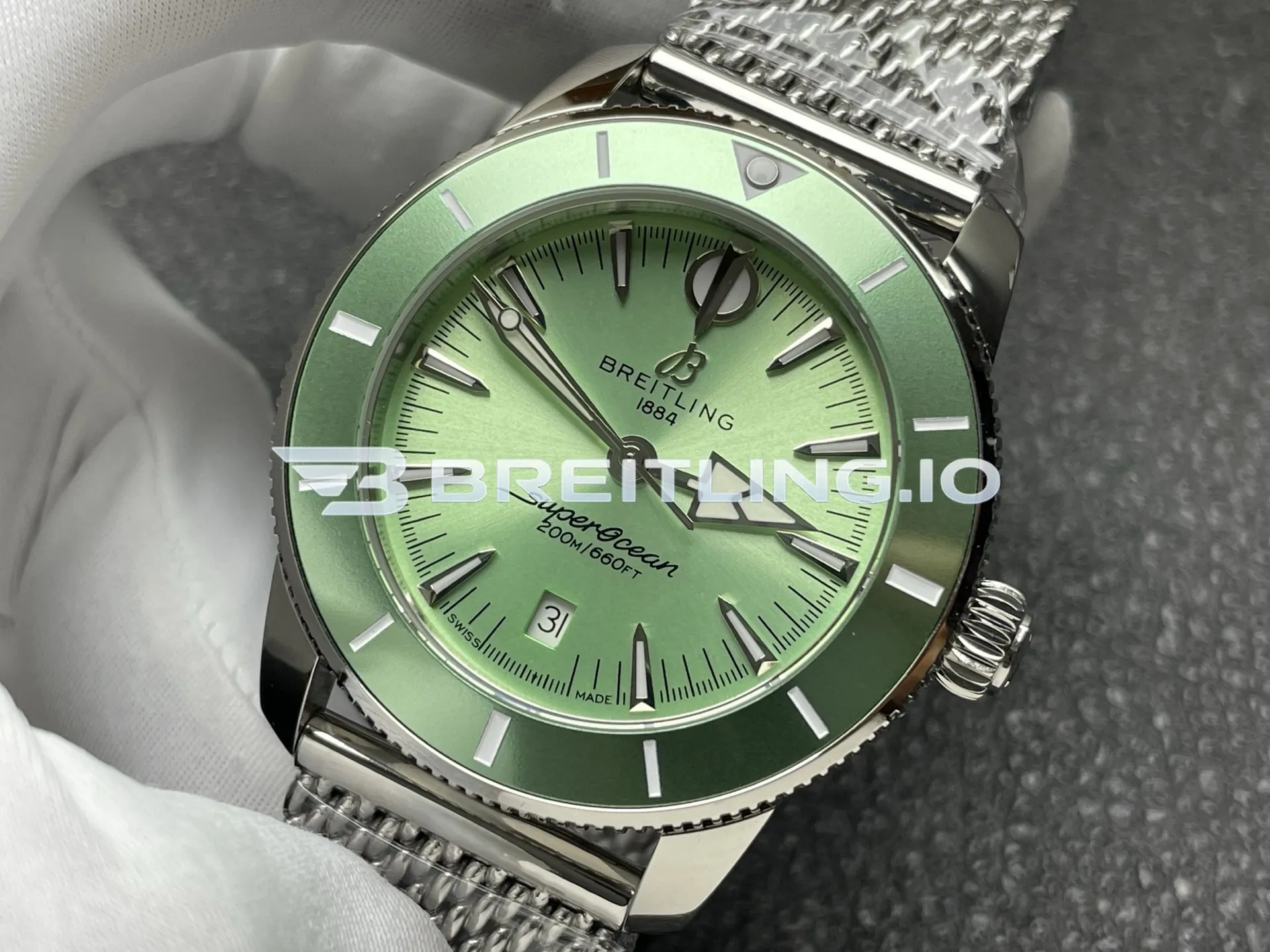 Breitling Superocean Heritage A10390361L1A1 36mm Mint Green Sunburst Dial Polished Stainless Steel Green Ceramic Bezel Replica Side View 2