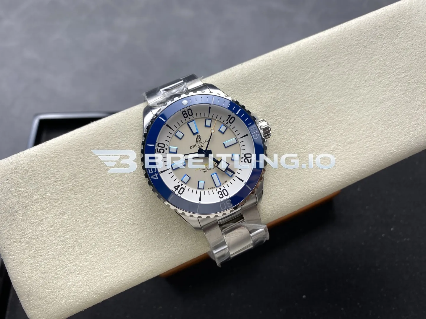 Breitling Superocean A17375E71G1A1 42mm Cream White Dial Blue Border Luminous Indices Blue Ceramic Bezel Replica Side View 1