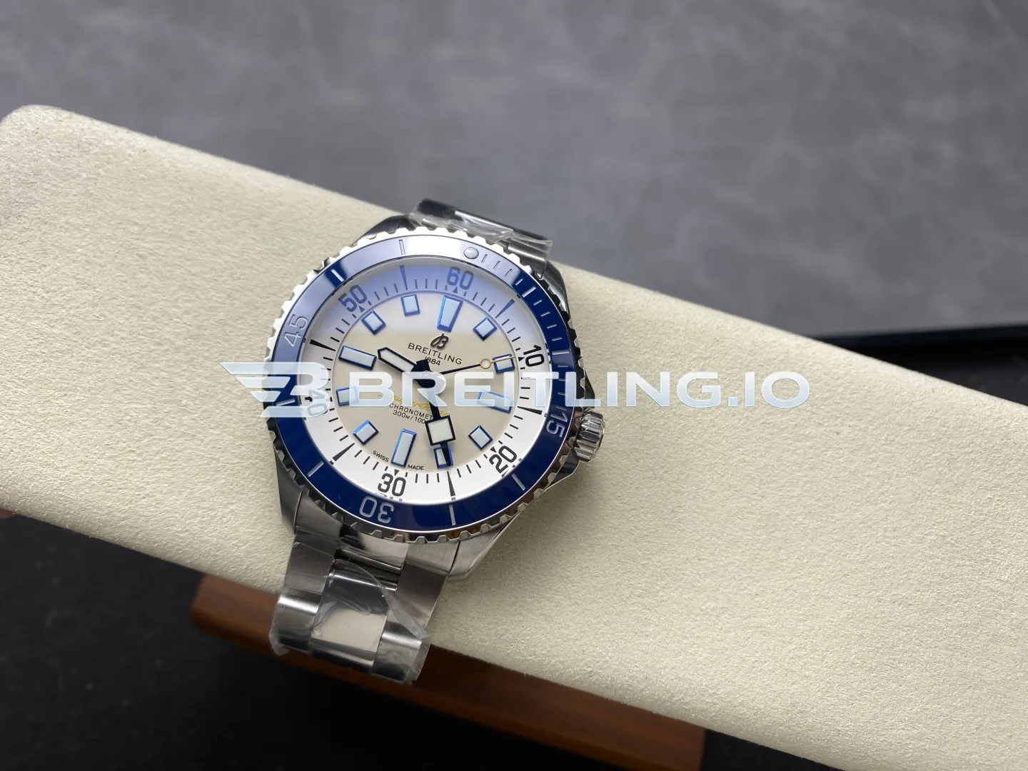 Breitling Superocean A17375E71G1A1 42mm Cream White Dial Blue Border Luminous Indices Blue Ceramic Bezel Replica Side View 2