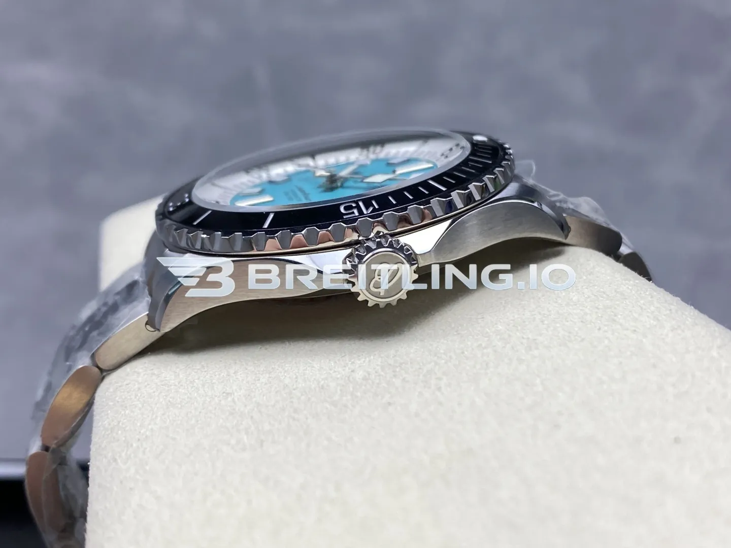 Breitling Superocean A17376211L2A1 44mm Turquoise Sunburst Dial White Inner Minute Track Black Ceramic Bezel Replica Right View