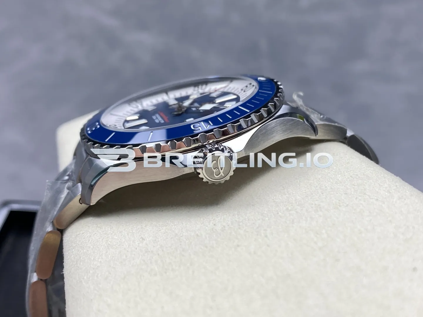 Breitling Superocean A17375E71C1A1 42mm Deep Blue Sunburst Dial White Inner Minute Track Blue Ceramic Bezel Replica Right View