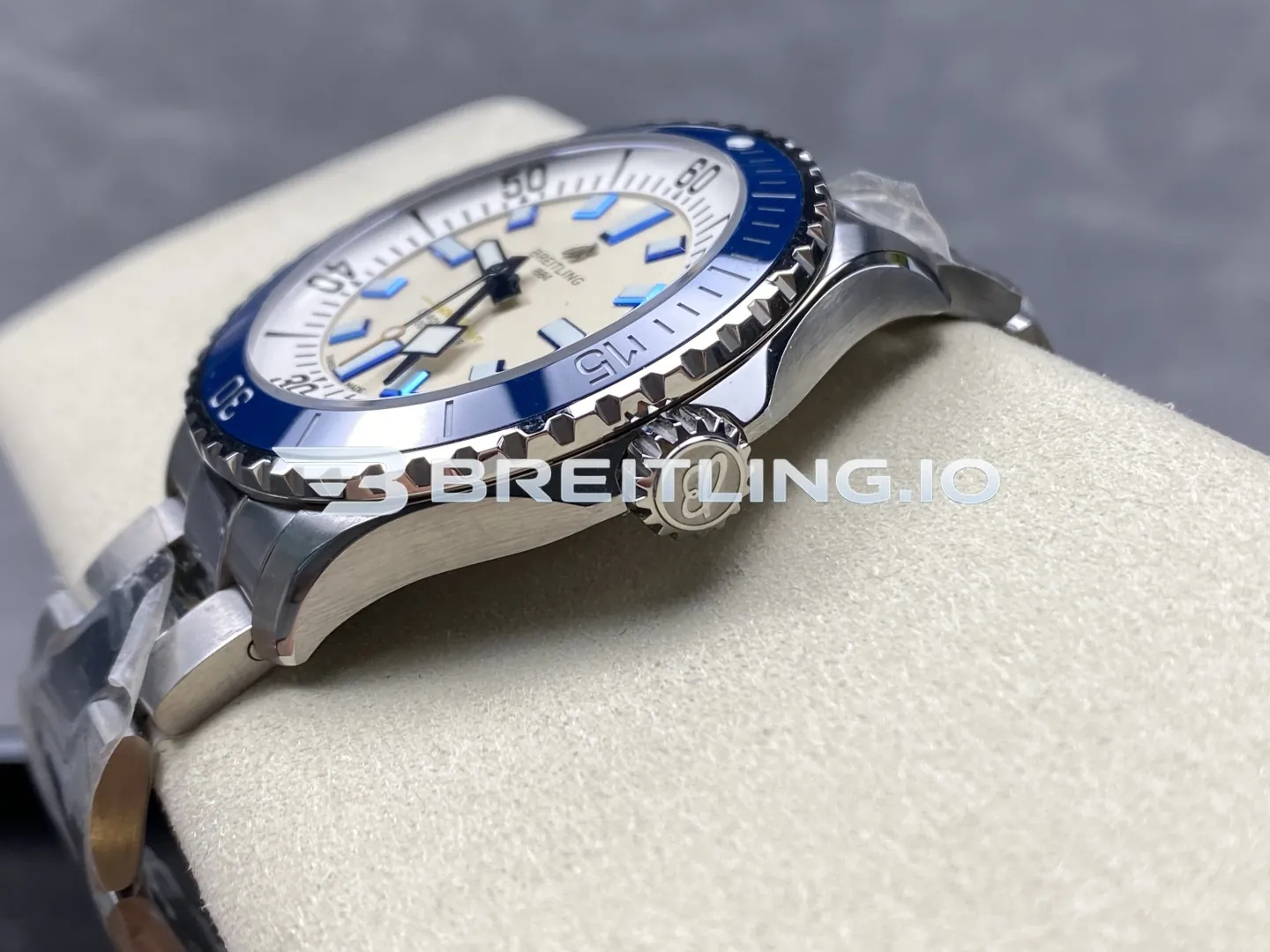 Breitling Superocean A17375E71G1A1 42mm Cream White Dial Blue Border Luminous Indices Blue Ceramic Bezel Replica Right View