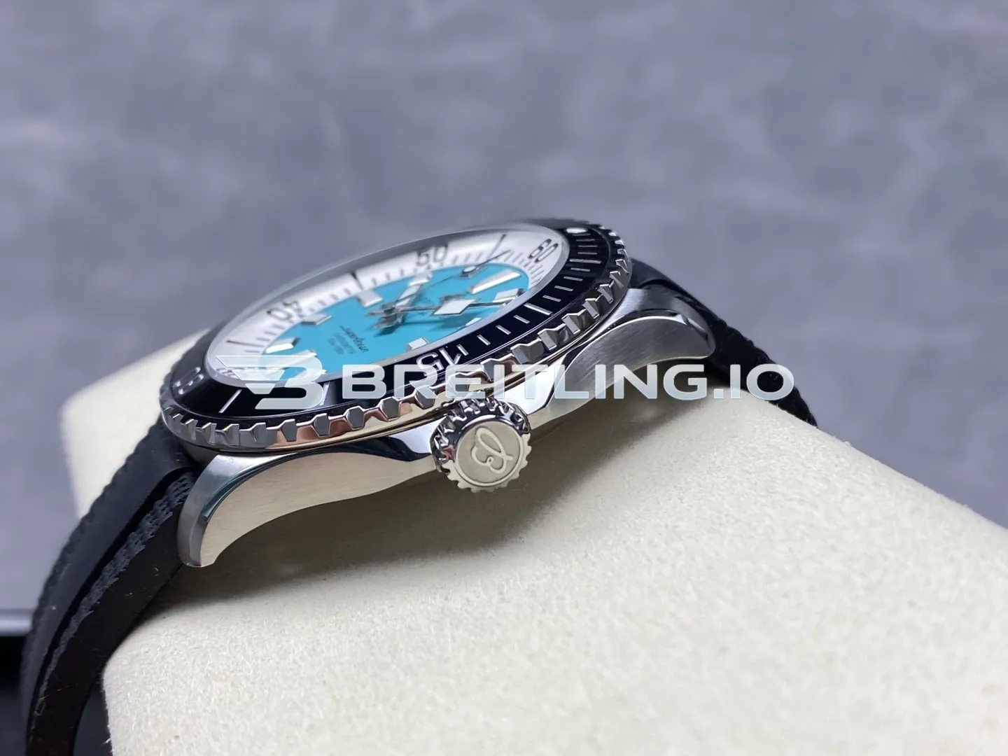 Breitling Superocean A17376211L2S1 44mm Turquoise Sunburst Dial White Inner Minute Track Black Ceramic Bezel Replica Right View